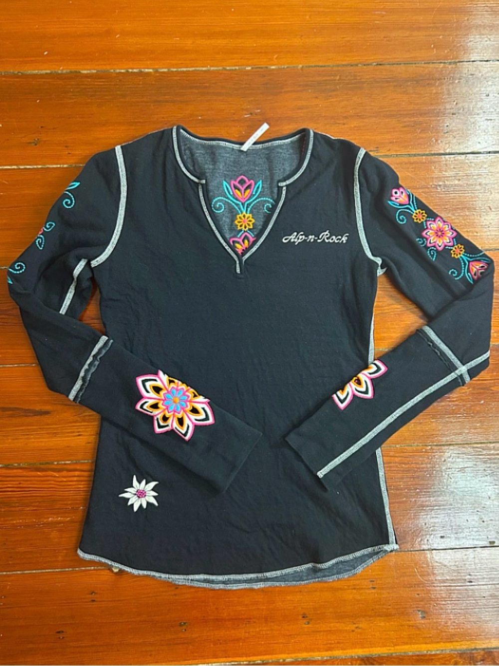 Alp-n-Rock RARE Winter Bloom Reversible Embroidered Floral Henley Sz 1/XS 🧡🎀